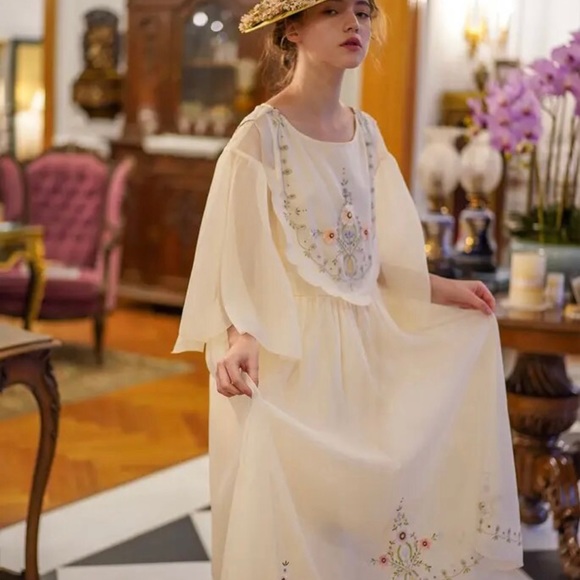 Laura Jeanette 🌷 Victorian Dress & Robe Set.      1Small & 1Medium - Picture 7 of 12